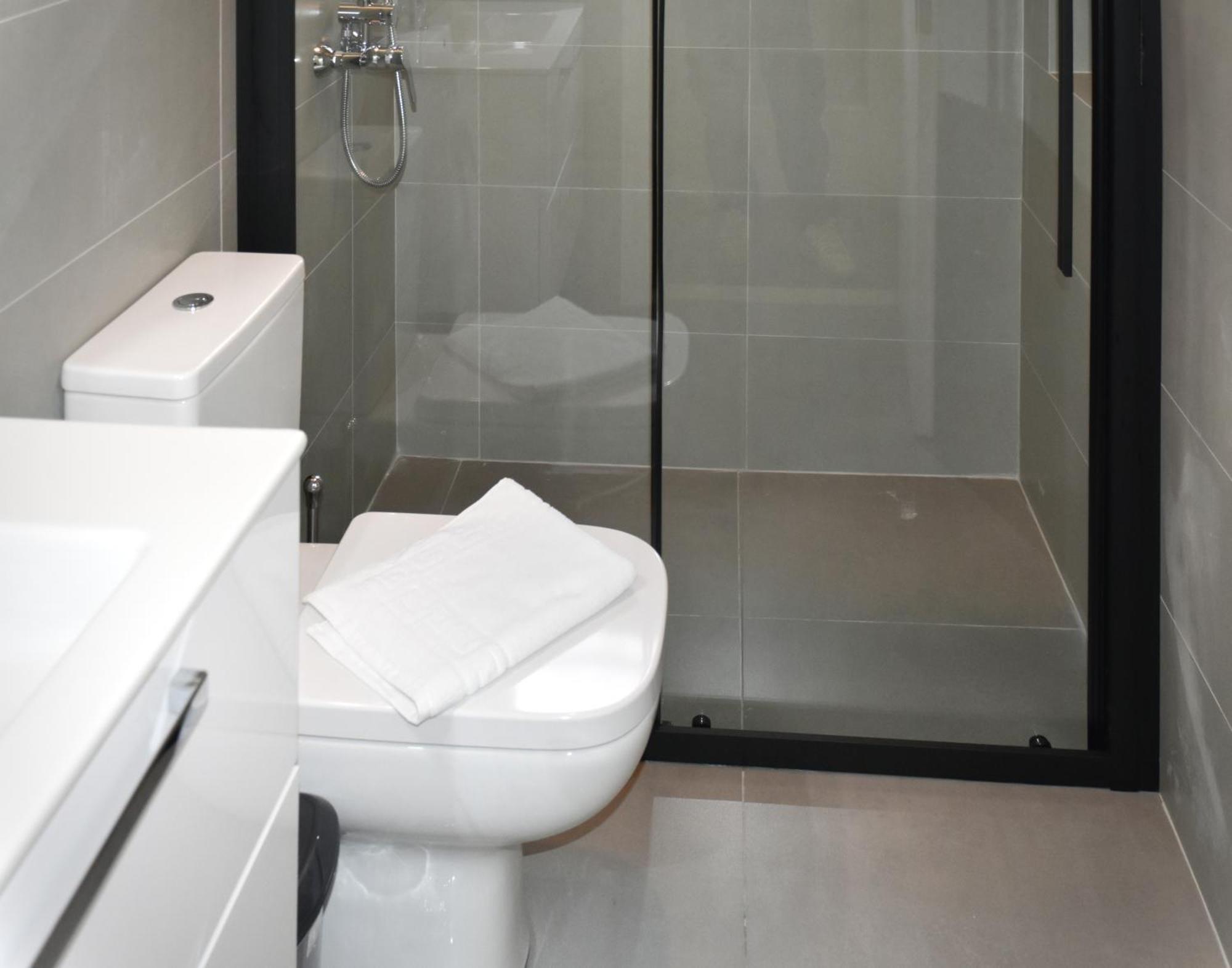 Spacious Modern Apartment In Pagkrati Athén Kültér fotó